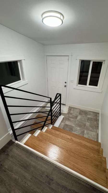 Building Photo - 604 Camas Ave NE