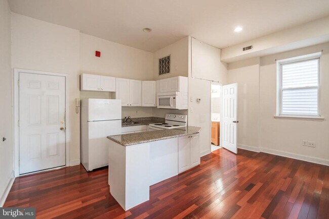 Building Photo - 1769 Frankford Ave