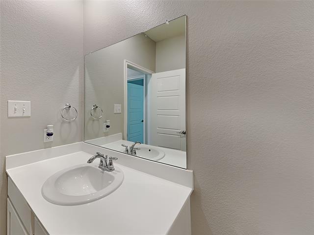 Building Photo - 2325 Larimar Dr
