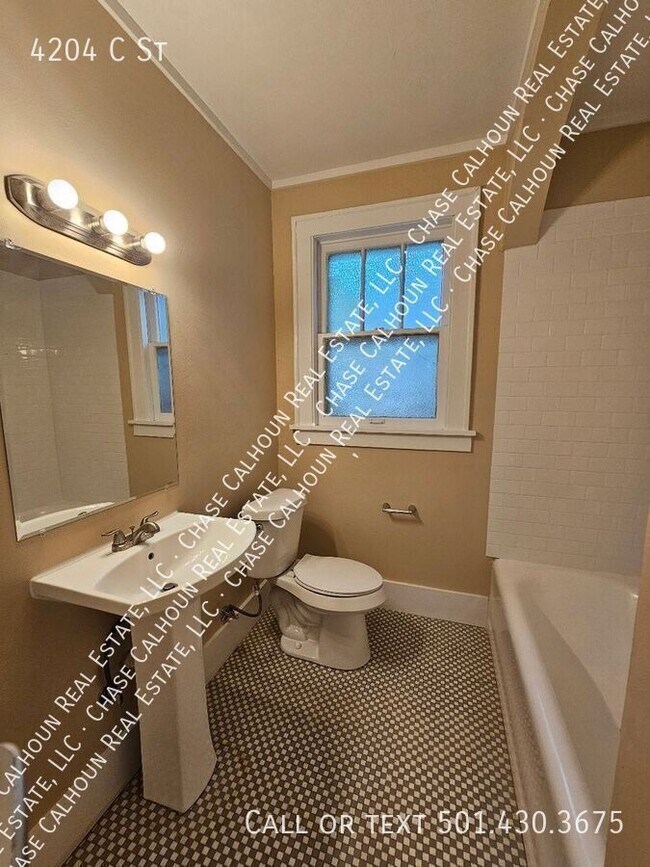 Building Photo - 4204 C St