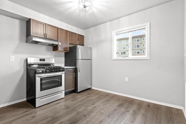 Building Photo - 612 S 18th St