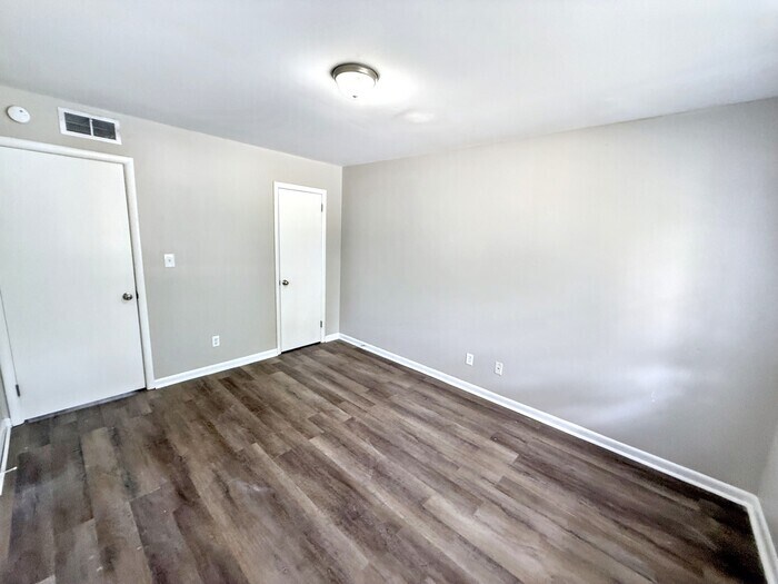 Building Photo - 7740 Rugby Ave