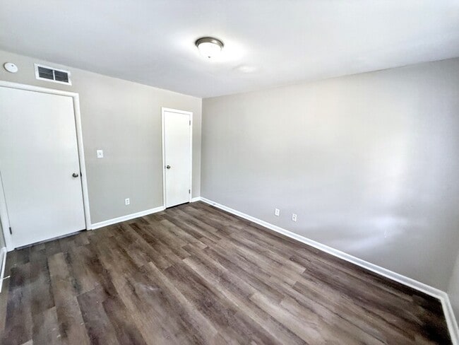 Building Photo - 7740 Rugby Ave