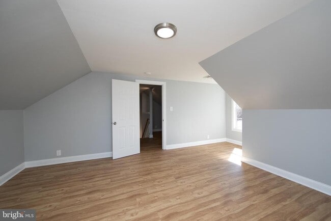 Building Photo - 605 Neck Rd