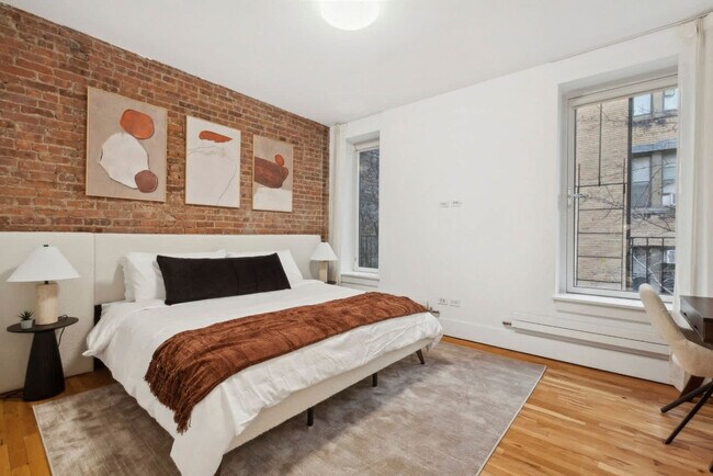 Building Photo - 125 E 83rd St