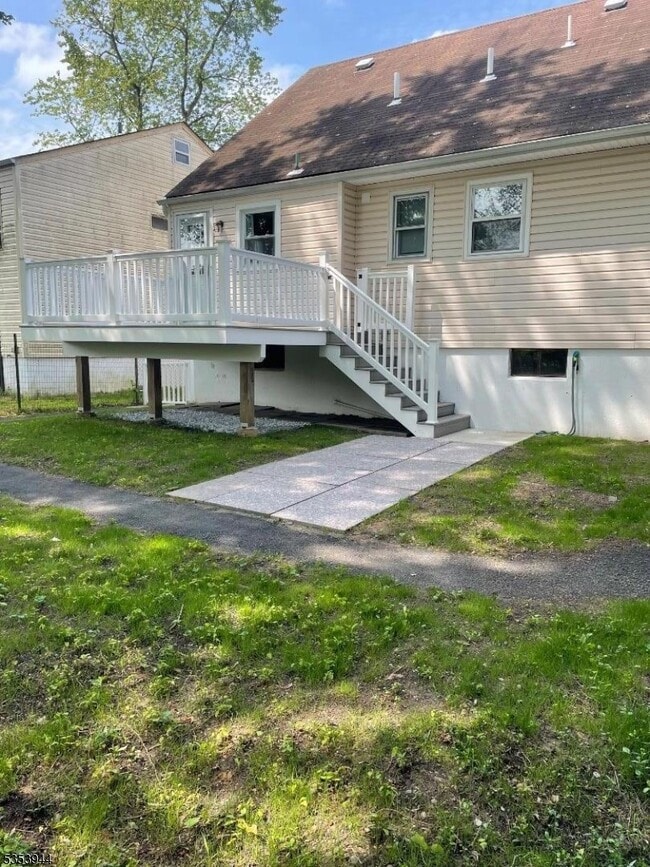Building Photo - 54 Pawnee Ave