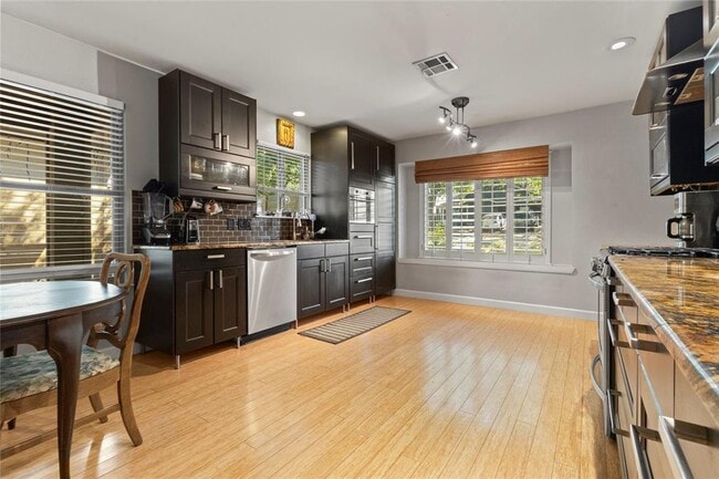 Building Photo - 5606 Shreveport Dr