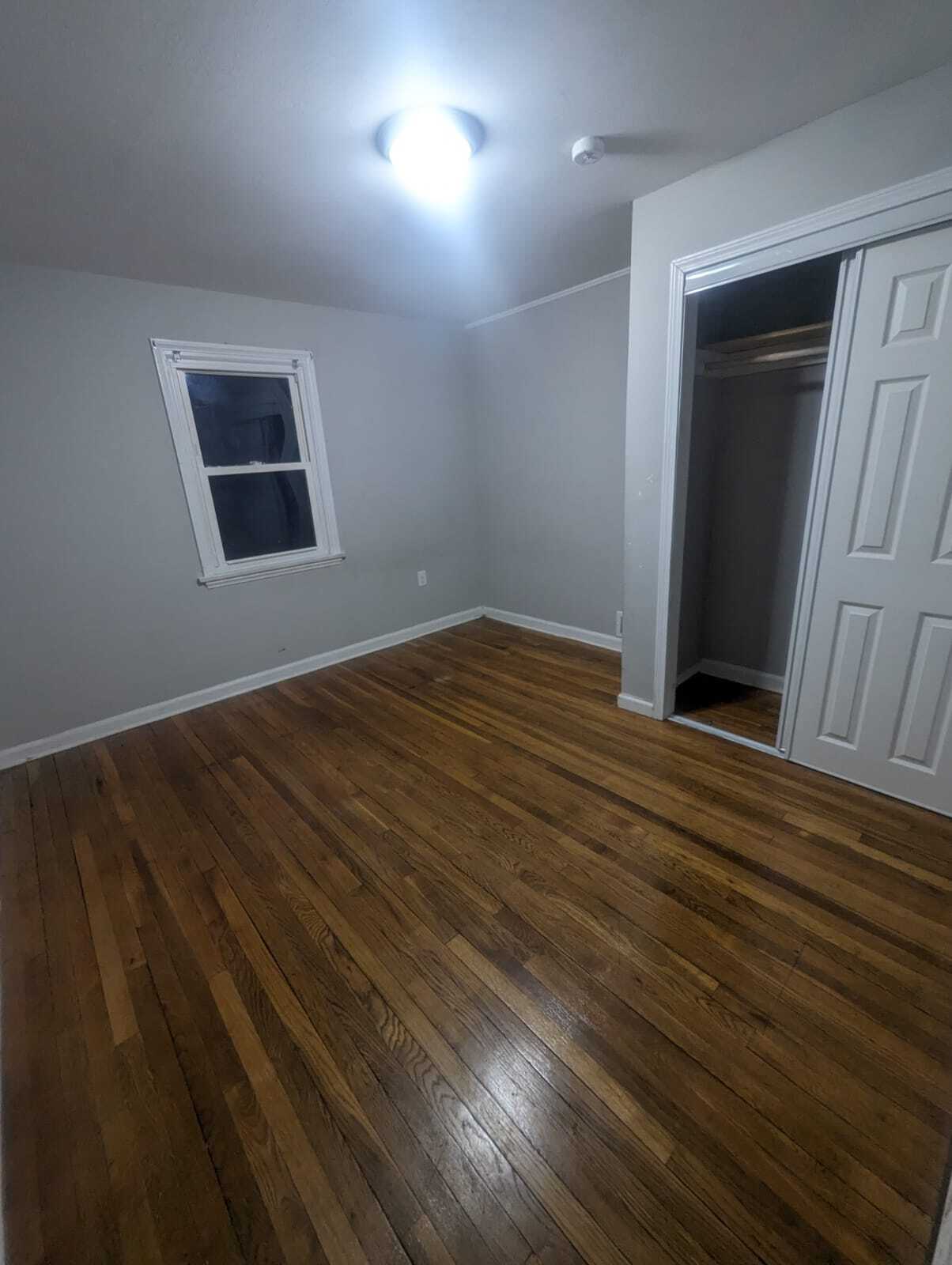 Building Photo - 134 W Side Dr