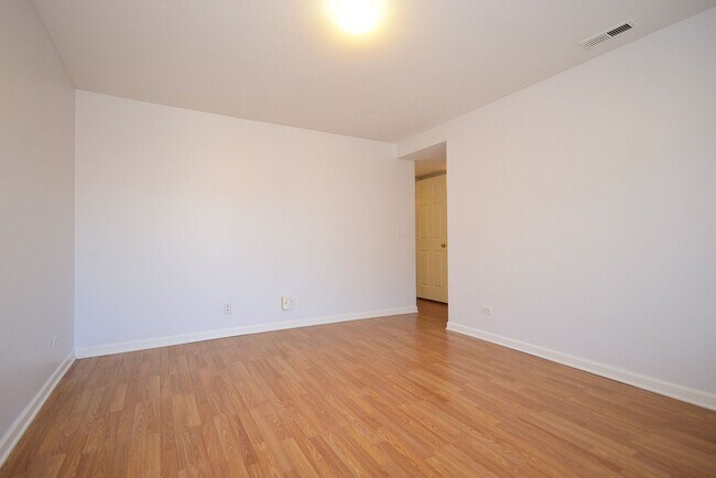 Building Photo - 5351 N East River Rd