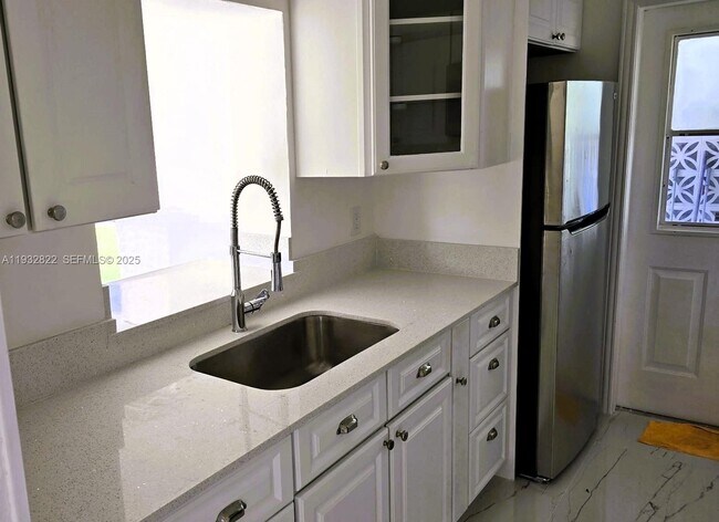 Building Photo - 22335 Montrose Ave