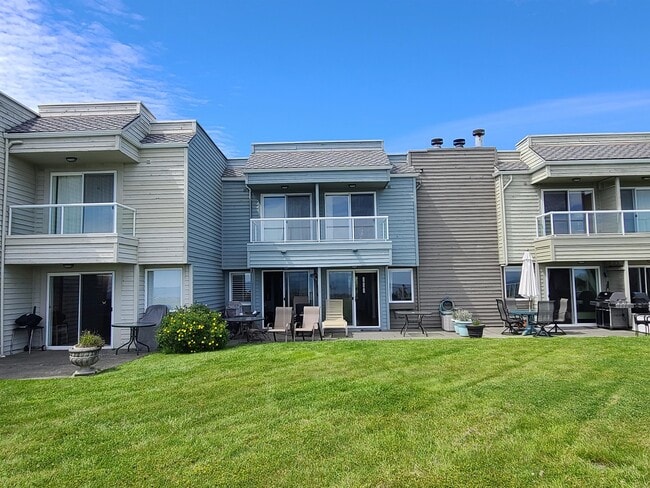 Building Photo - 1728 Edwards Dr