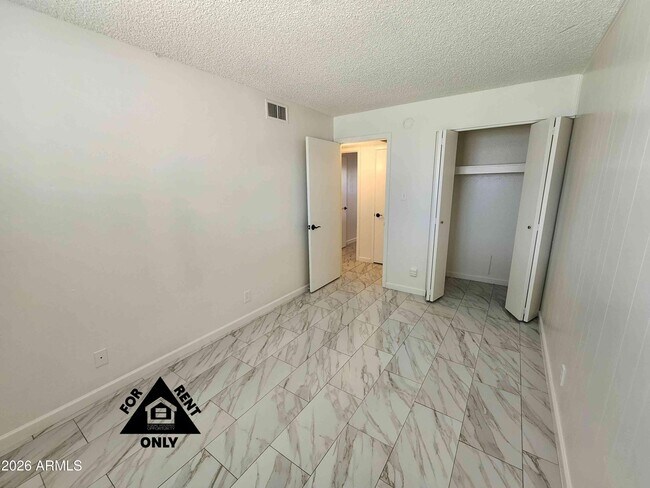 Building Photo - 7132 W Wolf St