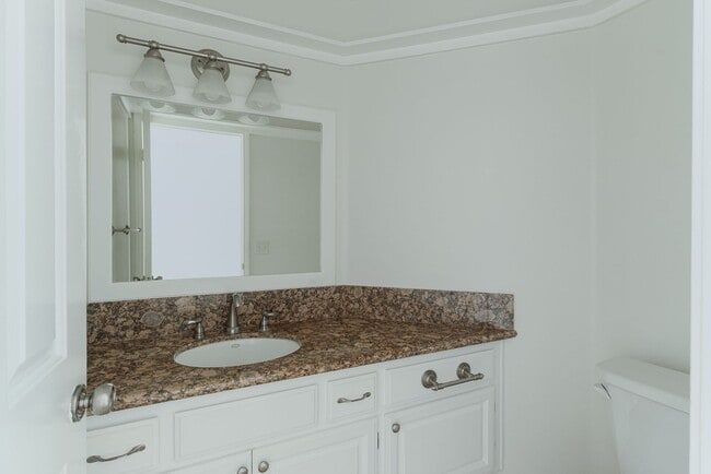 Building Photo - 3 Bedroom 2.5 Bathroom | Spacious Corner Lot Home | Ventura Brock Hills| Ventura