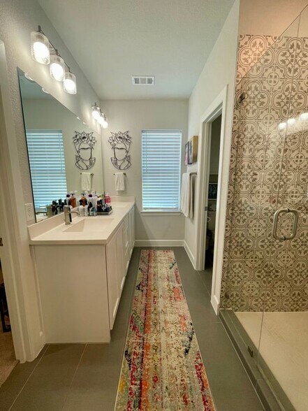 Building Photo - 14225 Walsh Ave