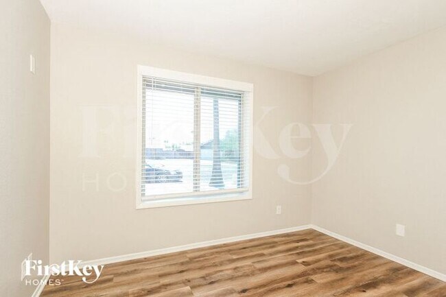Building Photo - 17635 N 33rd Ln