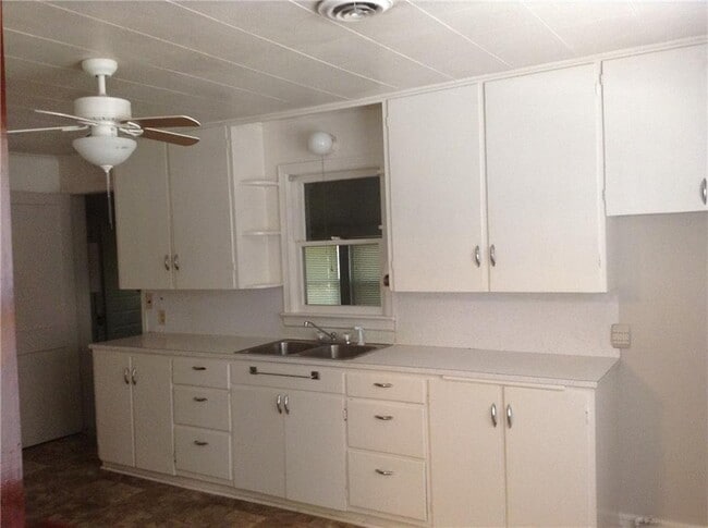 Building Photo - 2090 S Mt Olive St