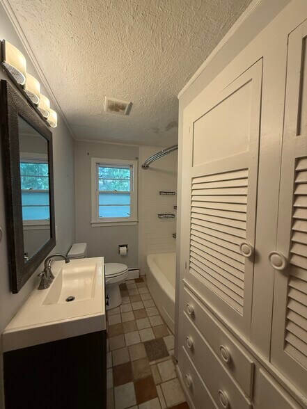 Building Photo - 1690 Slaterville Rd