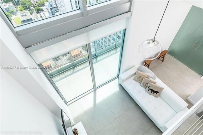 Primary Photo - 690 SW 1st Ct