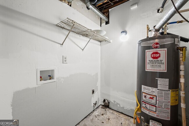 Building Photo - 2127 Golfview Dr SE