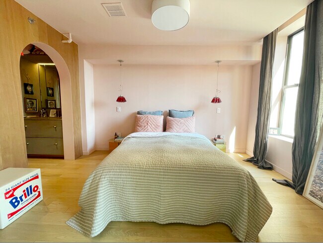 Master bedroom - 154 Broadway