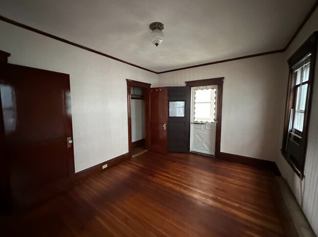 Building Photo - 9 Roberts Rd