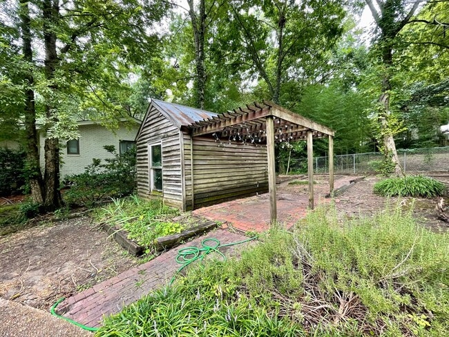 Building Photo - 107 Herbert St