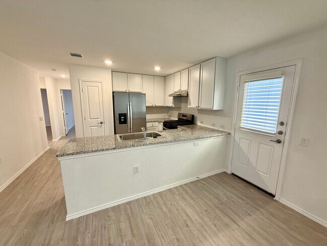 Building Photo - Beautiful Brand New 3/2 Home