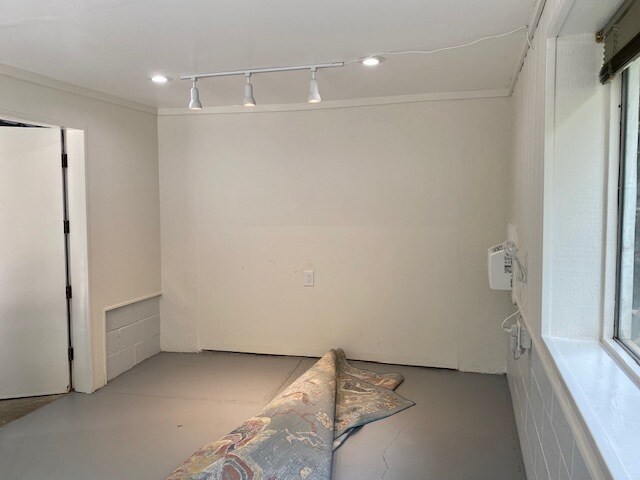 Office / separate room - 10355 Oletha Ln