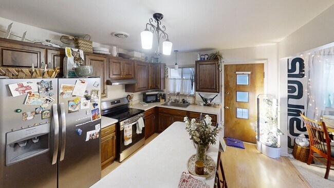 Building Photo - 1003 S 7th St