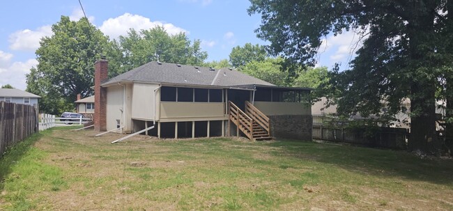 Building Photo - Move in special - Newly Renovated SF in North KC