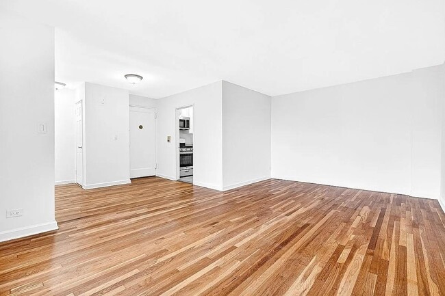 Building Photo - 2244 Bronx Pk E