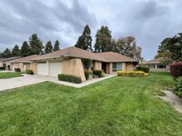 Building Photo - Senior community w/pool, spa, pickle ball ...