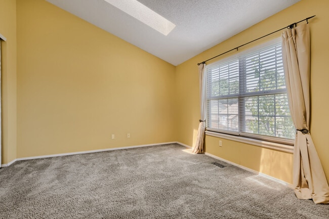 Building Photo - 6749 Mountain Top Ln