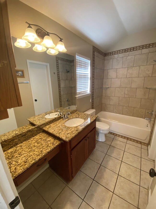 Building Photo - 2612 NW 164th Terrace