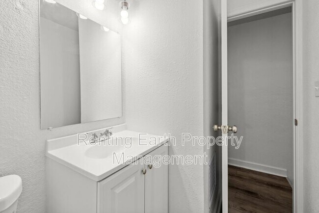 Building Photo - 1505 44th St Ensley