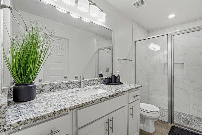 Building Photo - 15252 Apex Ct