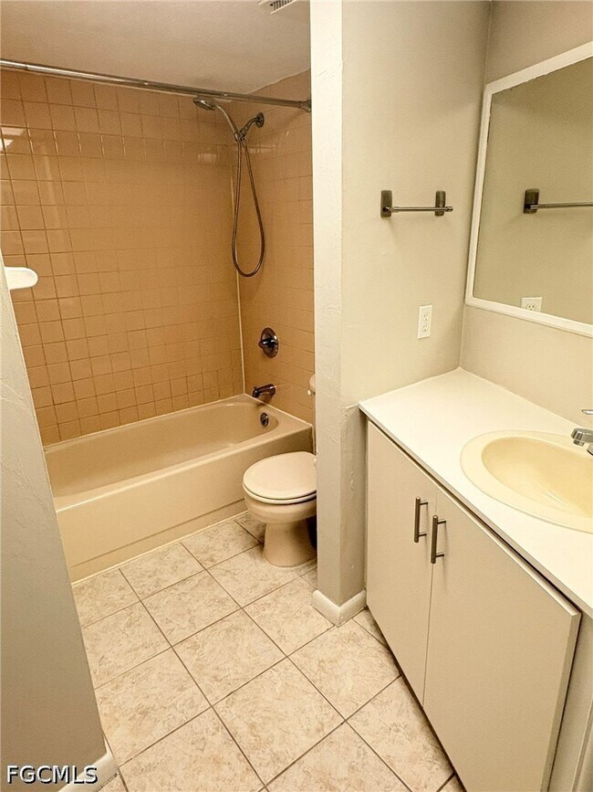 Building Photo - 1123 SW 48th Terrace