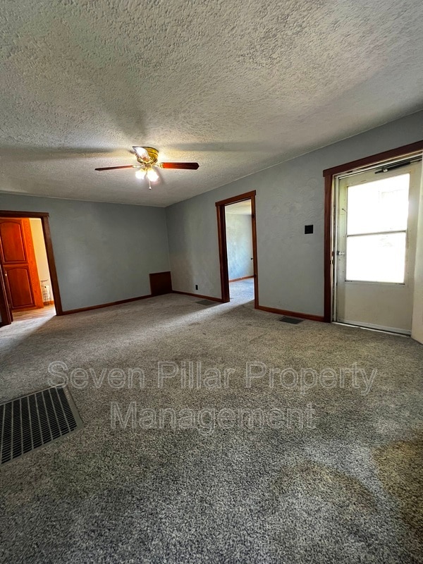 Building Photo - 504 Martin St
