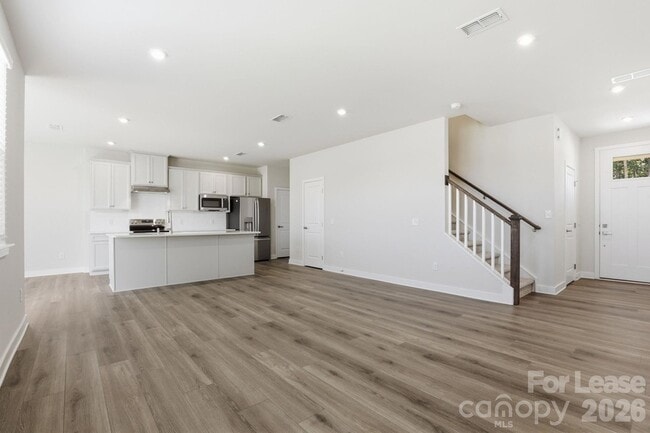 Building Photo - 862 Heathway Dr