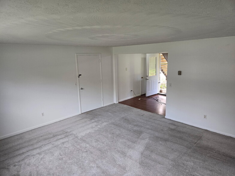 Building Photo - 292 Kennedy St