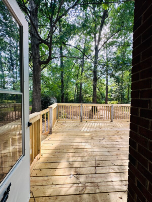 Building Photo - 712 Lancelot Dr