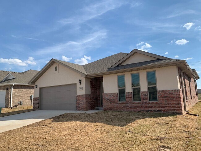 Building Photo - 2131 Tallgrass Ter