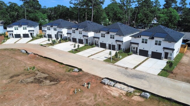 Building Photo - 1964 Longmire Villas Ct