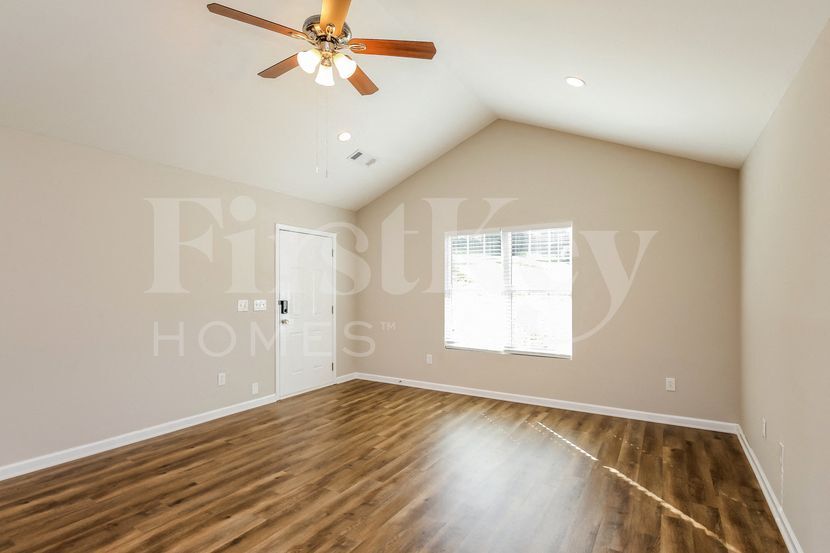 Building Photo - 294 Cedar Springs Ln