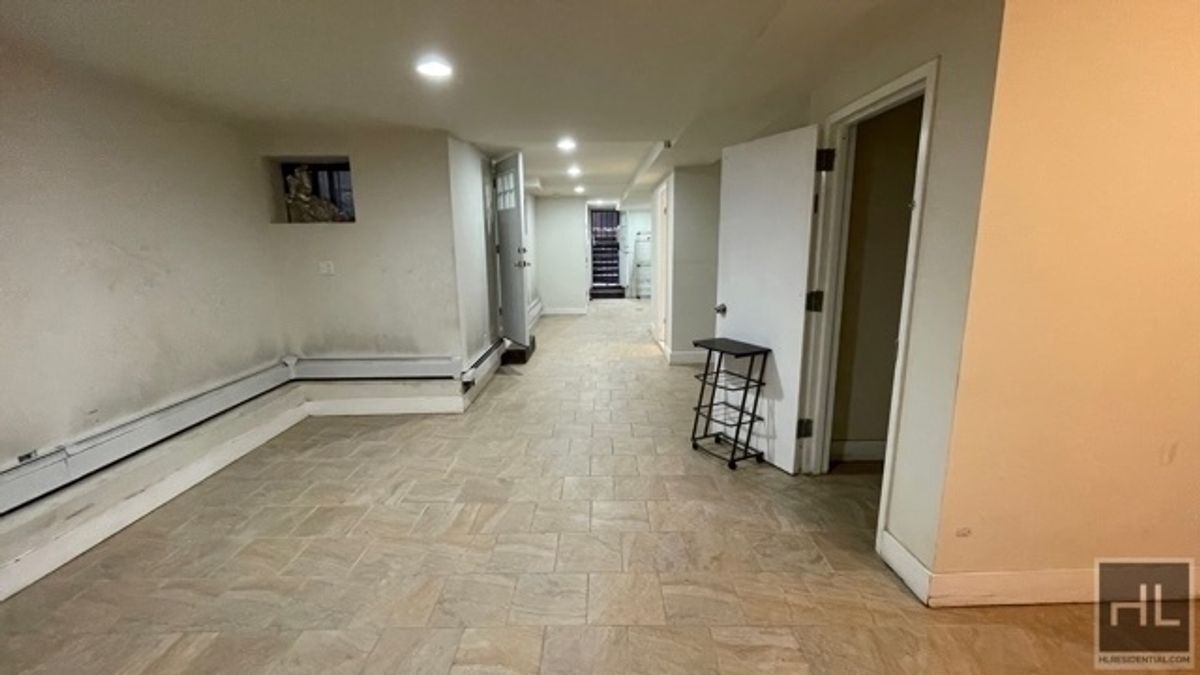 Building Photo - 1860 Prospect Pl