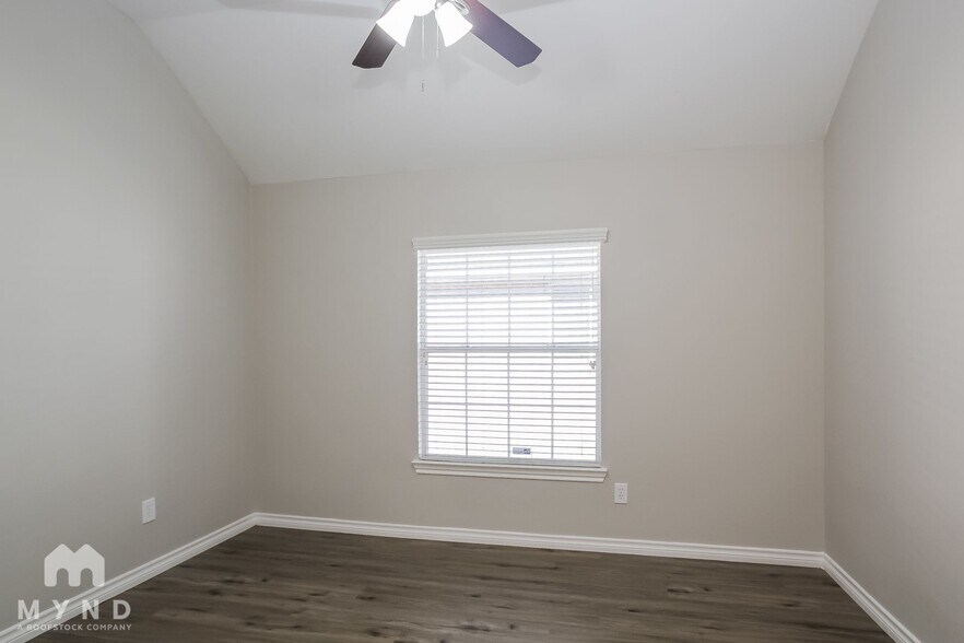 Building Photo - 22902 Creekside Gate Ct