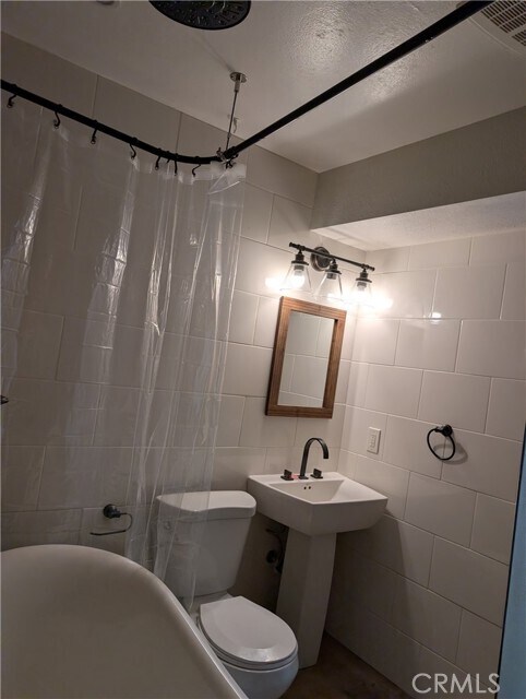 Building Photo - 13271 Norton Ave