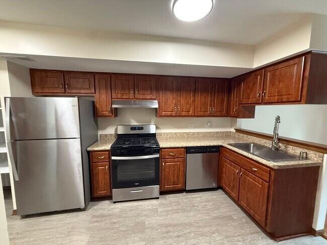 Building Photo - 15546 Whitehall Ln
