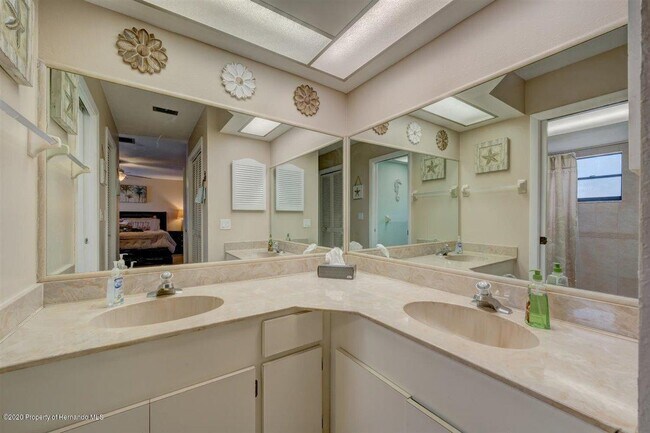 Building Photo - 4136 Camelia Dr