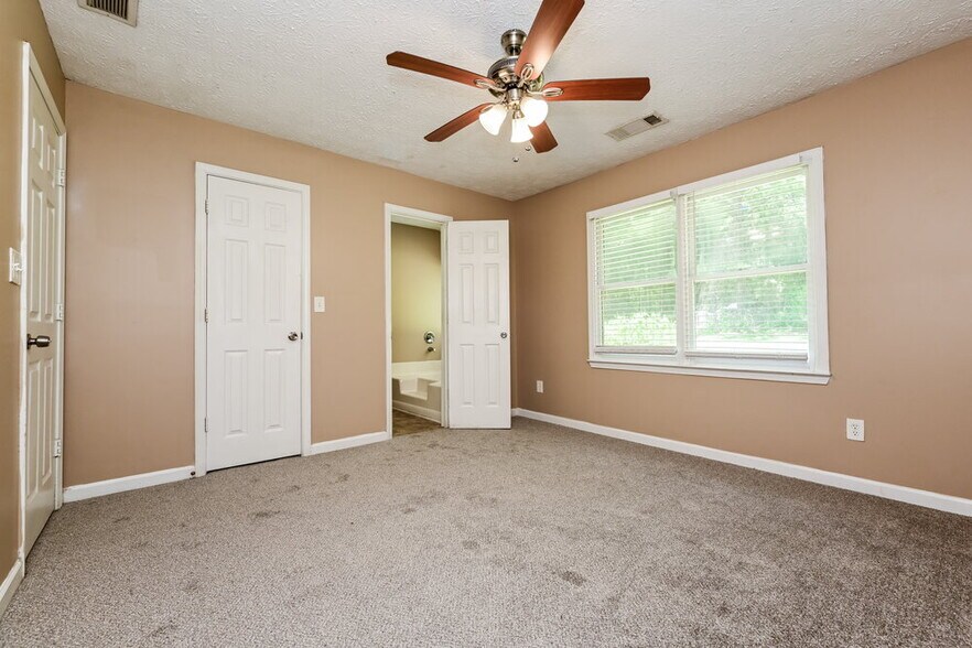 Building Photo - 160 Willow Shoals Dr